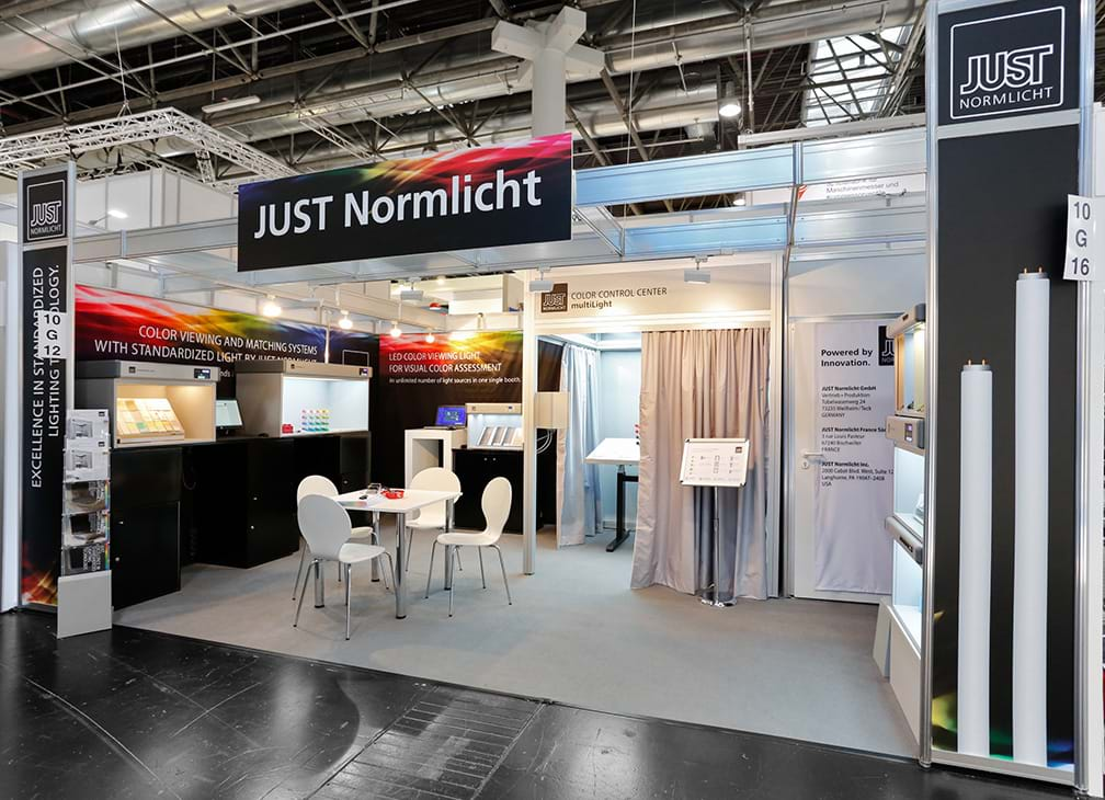 messestand just-normlicht K 2016